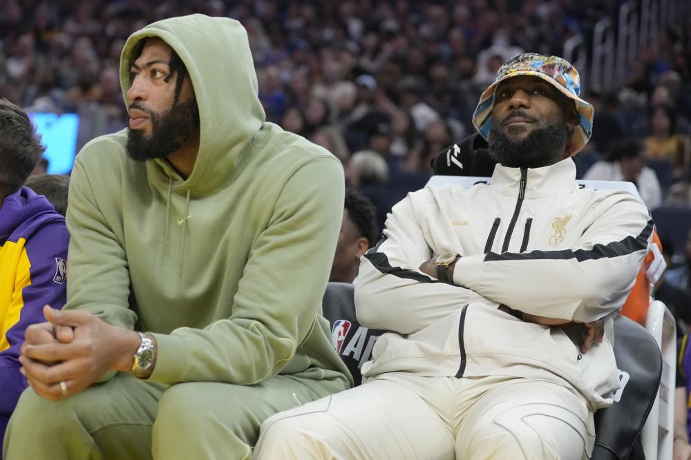 并共同见证 并共同见证